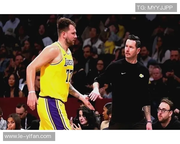 2015年湖人队与国王队季前赛精彩回顾与赛后分析 2015年湖人队与国王队季前赛精彩回顾与赛后分析